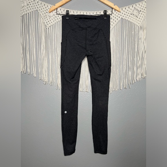 Lululemon Speed Up Tight Heathered Black Size 4 - Picture 4 of 6